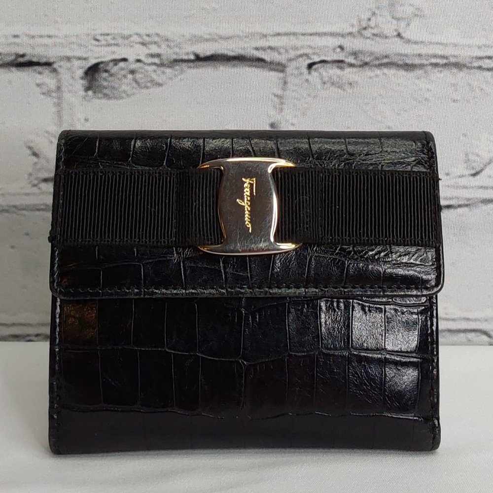 'SALVADOR FERRAGAMO' LEATHER 'VARA BOW' EMBOSSED WALLET DISTRESSED CROC